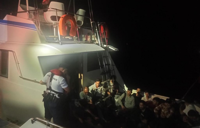 AYVACIK AÇIKLARINDA İTALYA’YA KAÇMAK İSTEYEN 144 DÜZENSİZ GÖÇMEN YAKALANDI
