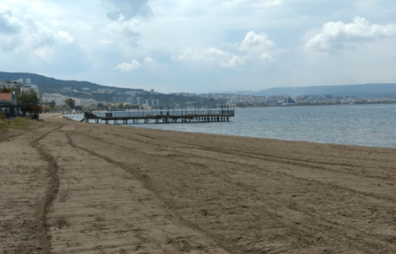 PLAJLAR TEMIZLENİYOR