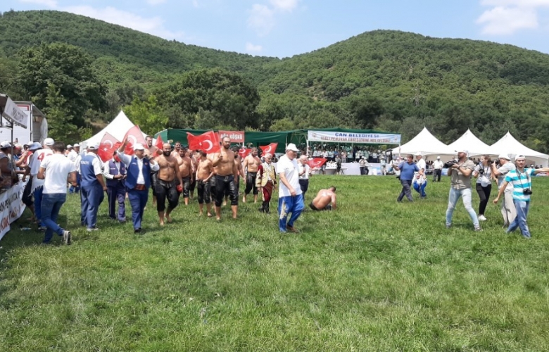 ÇAN BELEDIYESİ 8. YAĞLI PEHLİVAN GÜREŞİNDE 30 BAŞPEHLİVAN ER MEYDANİNDA KOL BAHLADI