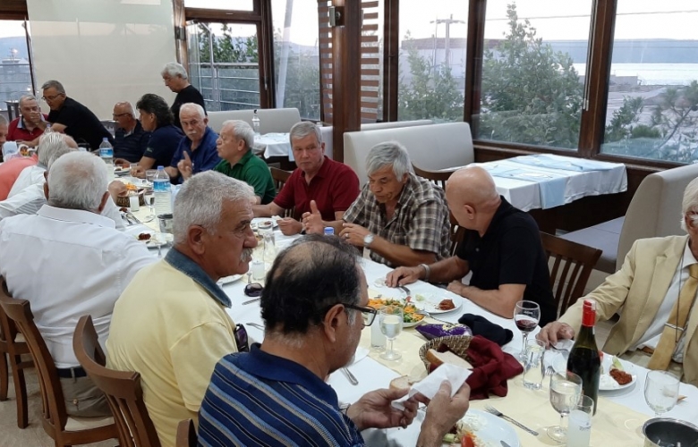 ÇANAKKALELİ ESKİ FUTBOLCULAR BİRARAYA GELDİ