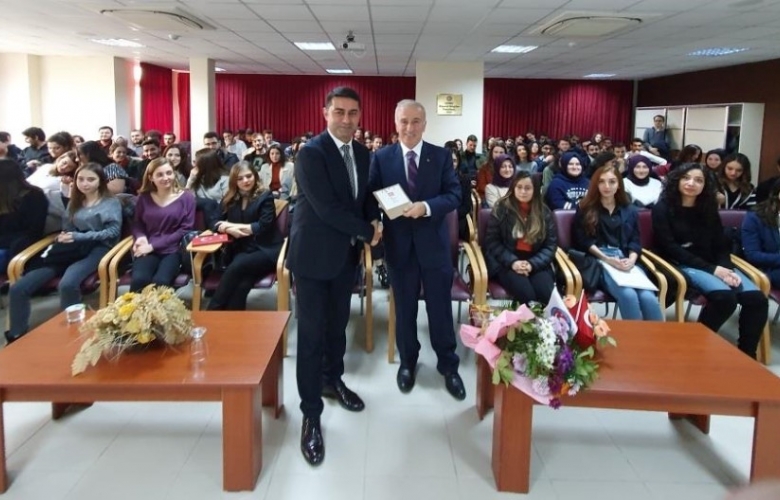EMEKLİ VALİ KAMÇI “YÖNETİCİLER; DÜRÜST VE YASALARA SAYGILI OLMALI”