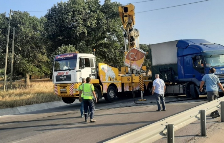 ÖZBEK RAMPASINDA TEK TARAF TIR KAZASI