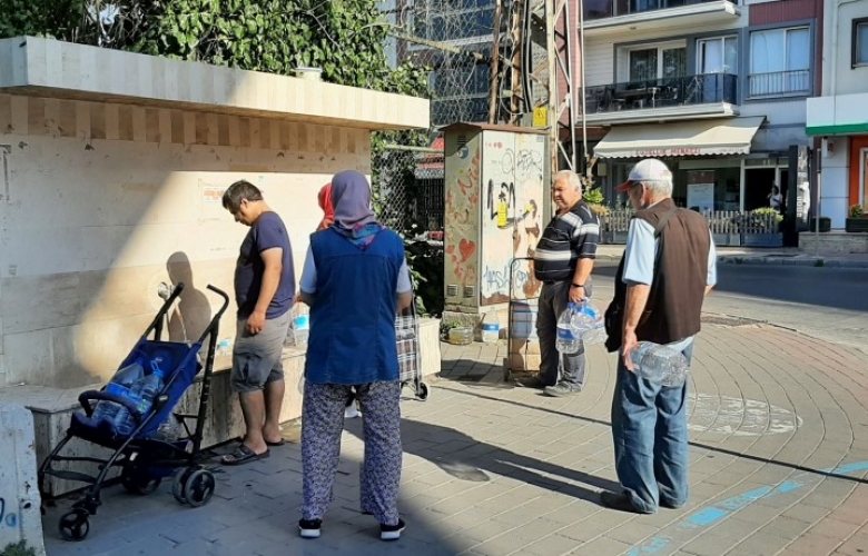 SU FİYATI ARTTI, VATANDAŞ SOKAK ÇEŞMELERİNE AKIN ETTİ