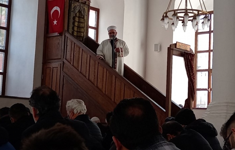 DEPREMDE HAYATINI KAYBEDENLER İÇİN GIYABİ CENAZE NAMAZI KILINDI 