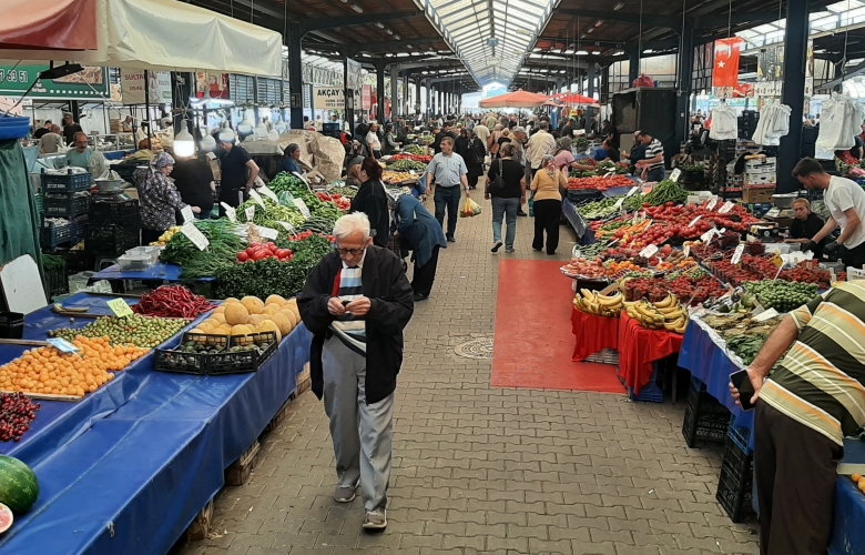 Çanakkale Salı Pazarı'nda Yerli Ürün Bereketi
