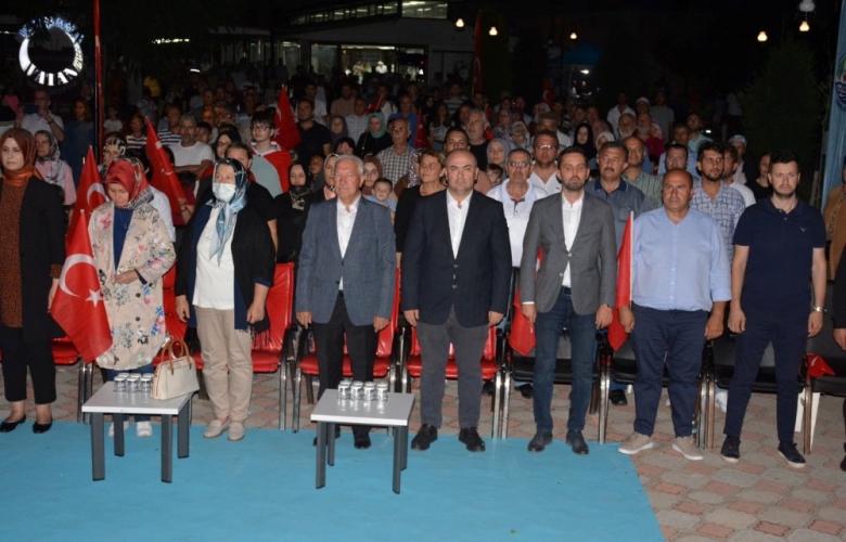 LAPSEKİ’ DE ''15 TEMMUZ RUHU YENİDEN YAŞATILDI''
