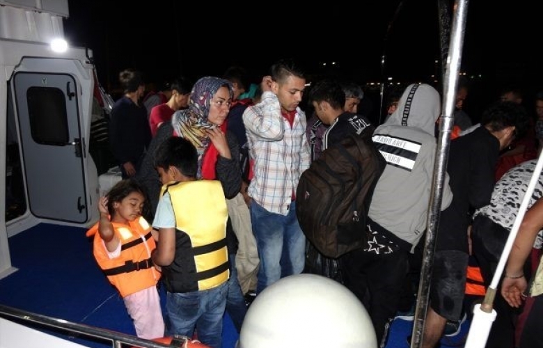 AYVACIK AÇIKLARINDAKİ GÖÇMENLER KURTARILDI  