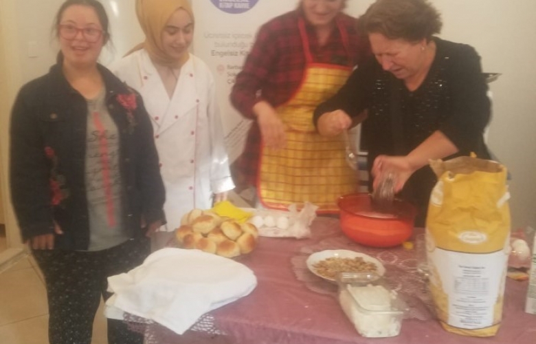 TARÇINLI KEK YAPTILAR