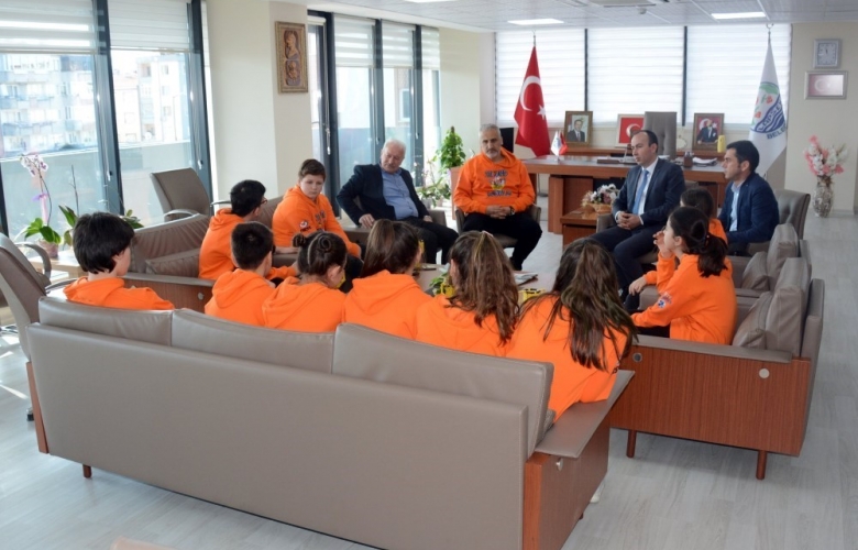 PLEVNE ORTAOKULU ROBOTİK TAKIMI YILMAZ’ I MAKAMINDA ZİYARET ETTİ
