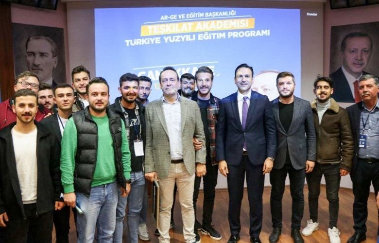 AK PARTİ’DE TEŞKİLAT AKADEMİSİ PROGRAMI GERÇEKLEŞTİRİLDİ