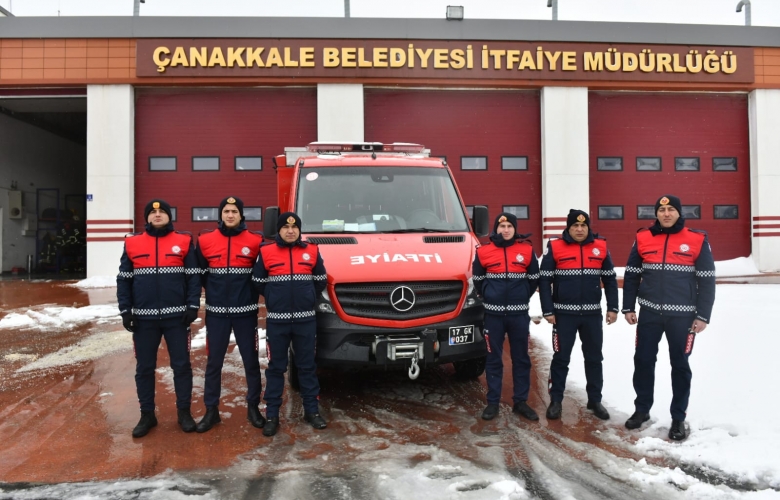 ÇANAKKALE BELEDİYESİ ‘NİN 6 KİŞİLİK ARAMA KURTARMA EKİBİ DEPREM BÖLGESİND