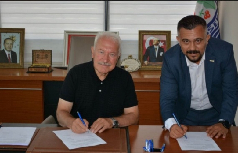 LAPSEKİ BELEDİYESİ İŞÇİLERİNİN YÜZÜ GÜLDÜ