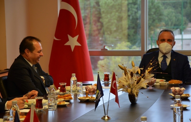 ÇANAKKALE İŞ DÜNYASI İSTİŞARE TOPLANTISINDA BİR ARAYA GELDİ