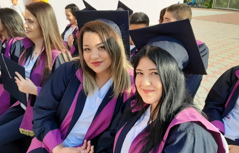 Genç hemşireler mezun oldu