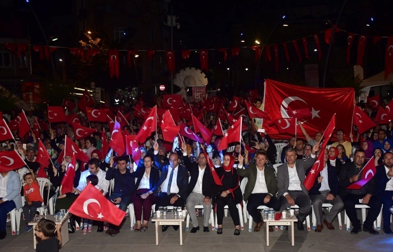15 TEMMUZ ŞEHİTLERİ BİGA'DA ANILDI