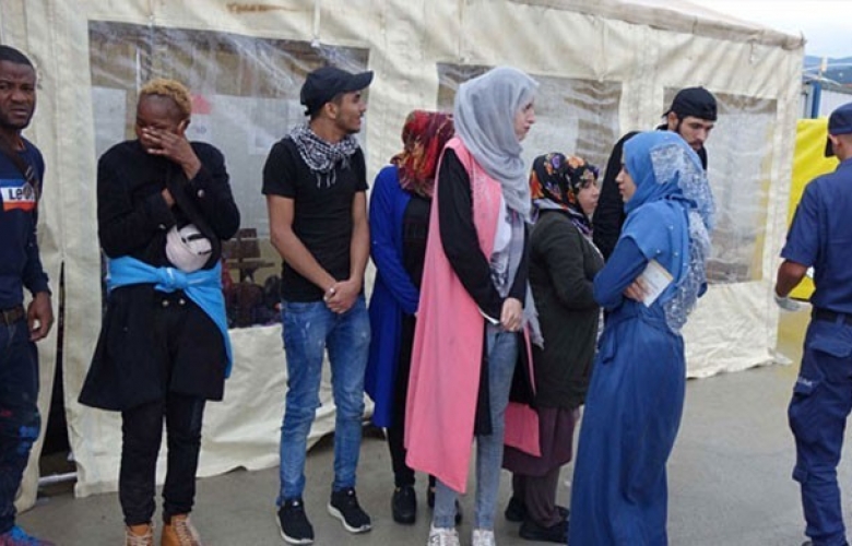 AYVACIK’ TA 43 DÜZENSİZ GÖÇMEN YAKALANDI           
