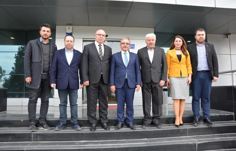 BAŞKAN ÖZACAR'DAN TİCARET BORSASINA ZİYARET