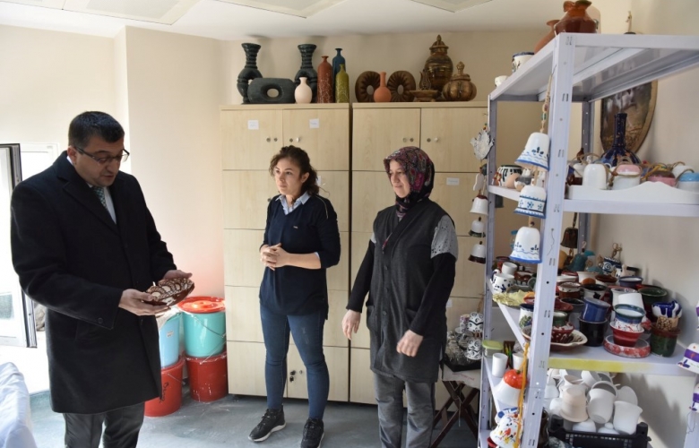 ÖZ, BELEDİYE EL SANATLARI ATOLYESİNİ ZİYARET ETTİ