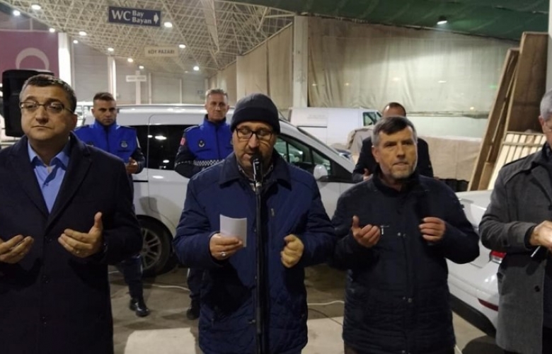 BAŞKAN BÜLENT ÖZ HEMŞEHRİLERİNİ ÜMRE’YE UĞURLADI