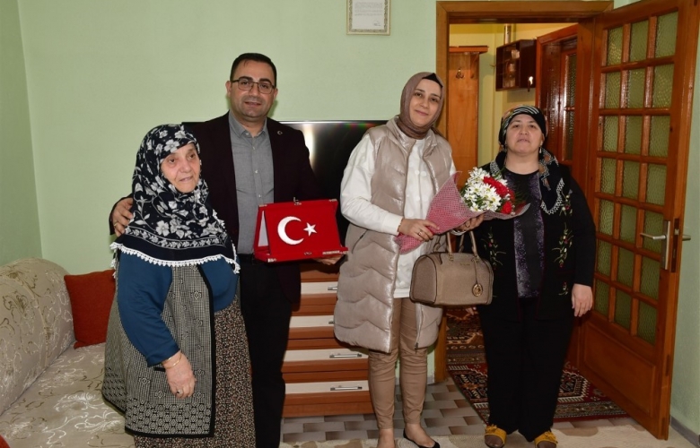 ERDOĞAN’DAN ŞEHİT ANNELERİNE ZİYARET