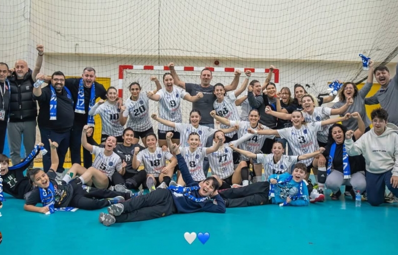 17 Çanakkale Spor Kulübü Kadın Hentbol Takımı Tarih Yazdı!