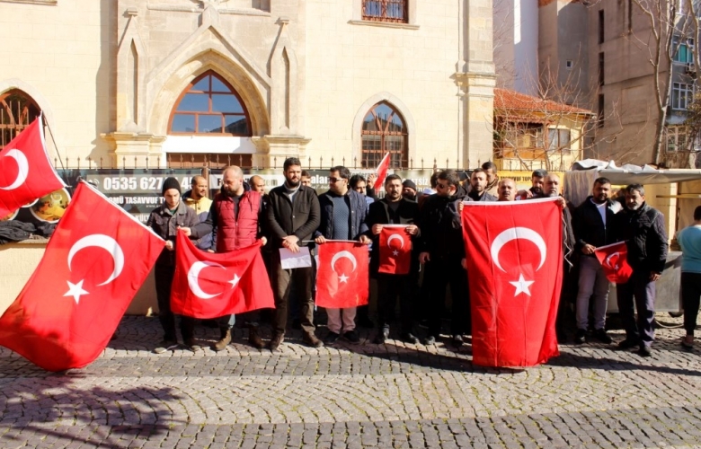 KAMAN “ BAYRAĞIMIZI YIRTAN SOYTARI HAKKINDA CEZAİ İŞLEM YAPILMALI”