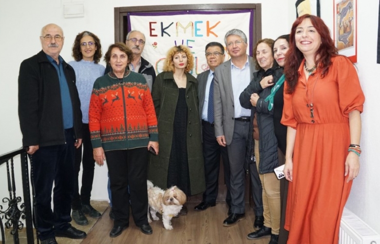 ‘TÜRKİYE’DE VE DÜNYADA KADINLAR AYAKTA’ SERGİSİ ZİYARETÇİLERİNİ BEKLİYOR
