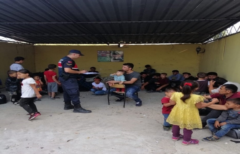 51 AFGAN MÜLTECİ YAKALANDI