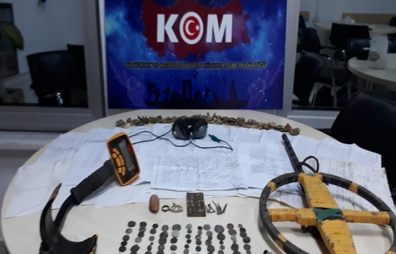 HAZİNE AVCISI YAKALANDI