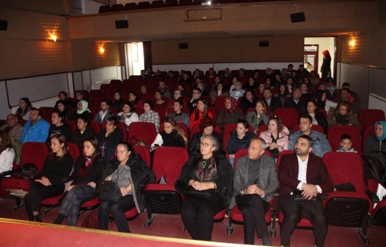 ANNE- BABA OKULU EĞİTİM SEMİNERİ GÖKCEADA' DA YAPILDI