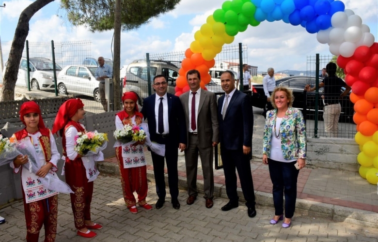 BAŞKAN ERDOĞAN, ÖĞRENCİLERİN HEYECANINI PAYLAŞTI