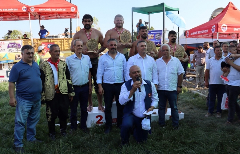 BAYRAMİÇ YAĞLI GÜREŞLERİBAŞPEHLİVANI BALABAN OLDU