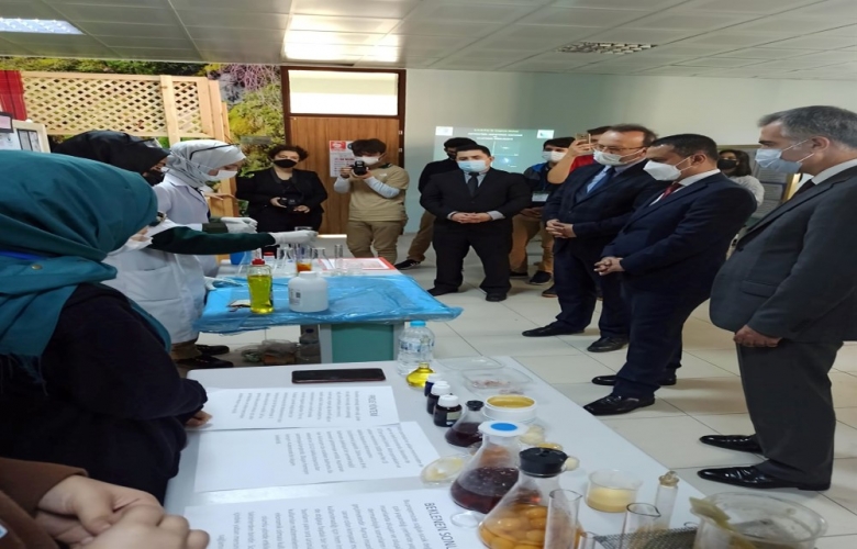 ÇANAKKALE ANADOLU İMAM HATİP LİSESİNDE “TÜBİTAK 4006 BİLİM” FUARI AÇILDI