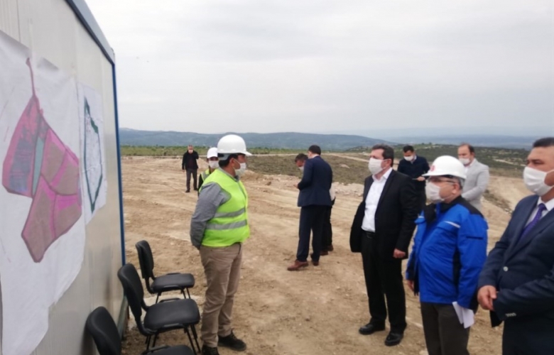 VALİ TAVLI TROAS BÖLGESİ KATI ATIK BERTARAF TESİSİNDE İNCELEMELERDE BULUNDU