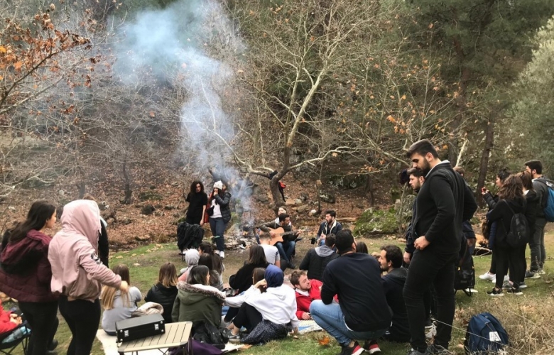 ÜNİVERSİTELİLER ANTİK KEMERDE BULUŞTU
