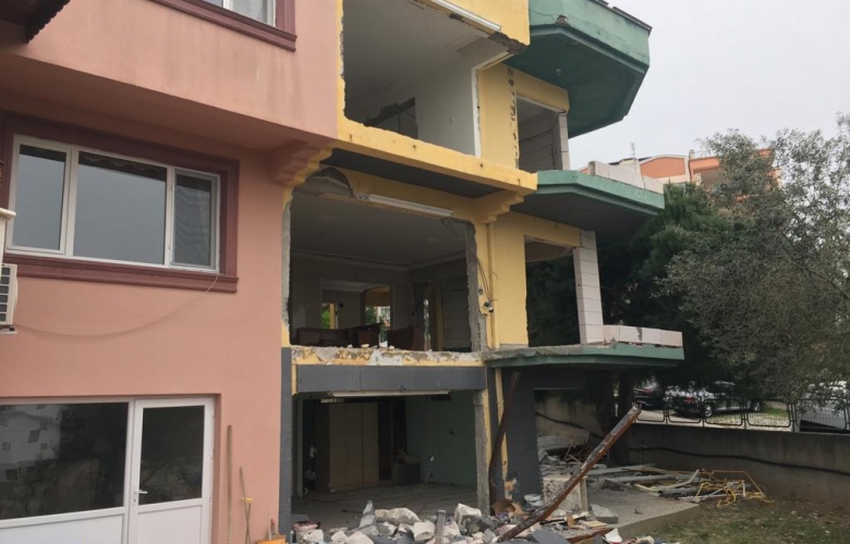 ÇANAKKALE BELEDİYEDİYE’ SİNDEN KAÇAK YAPILARIN YIKILMASI HAKKINDA BİLGİLENDİRME