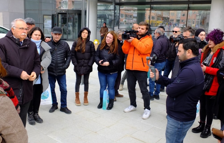 GÖKHAN, GAZETECİLERE YEŞİL BELEDİYE HİZMET BİNASINI GEZDİRDİ
