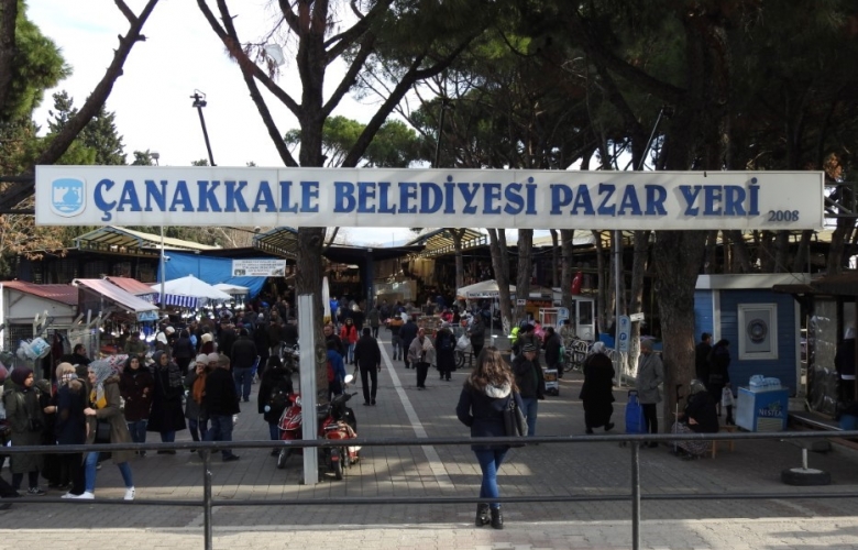PAZAR ESNAFI YENİ YILIN İLK PAZARINDAN UMDUĞUNU BULAMADI