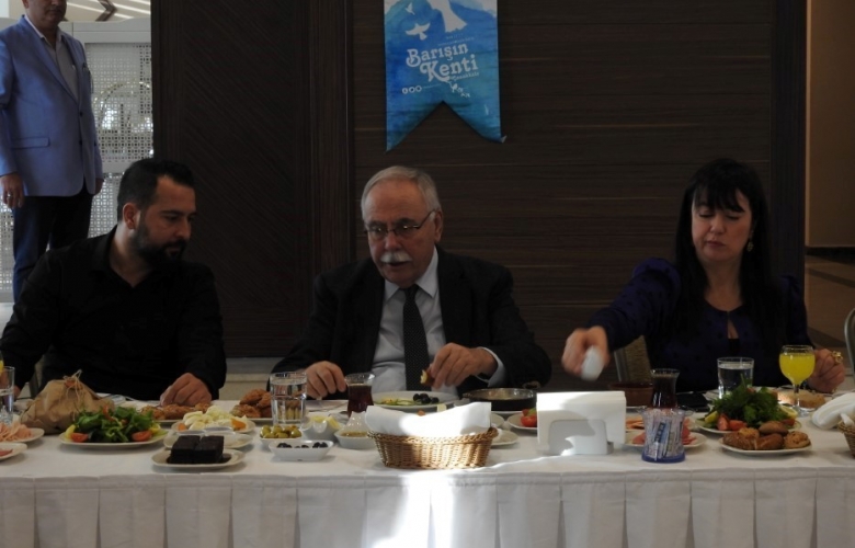 BAŞKAN GÖKHAN GAZETECİLER İLE BİR ARAYA GELDİ