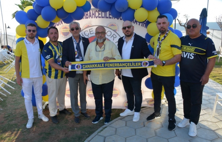 ÇANAKKALE’ DE YER SARI GÖK LACİVERT OLDU