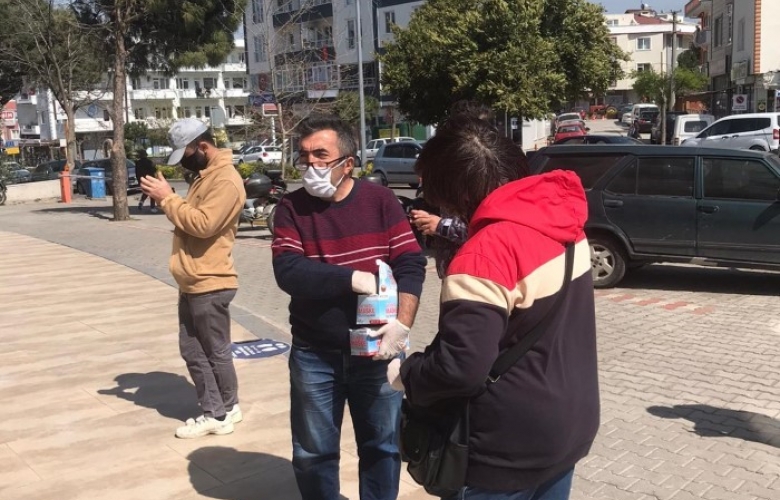 GELECEK PARTİSİ ÇANAKKALE' DE VATANDAŞLARA 30 BİN MASKE DAĞITIMI YAPACAK