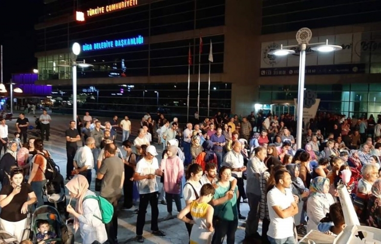 BİGA ALIŞVERİŞ VE KÜLTÜR FESTİVALİ İLK GÜN ETKİNLİKLERİ İLGİ GÖRDÜ
