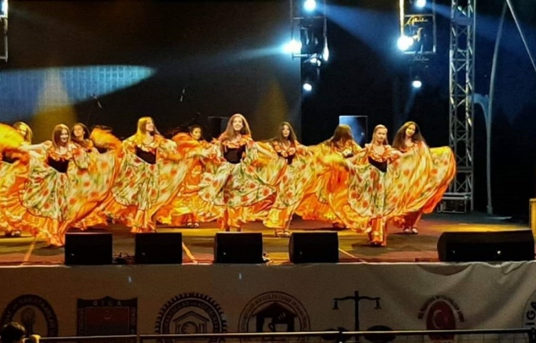 BİGA ALIŞVERİŞ VE KÜLTÜR FESTİVALİ İLK GÜN ETKİNLİKLERİ İLGİ GÖRDÜ