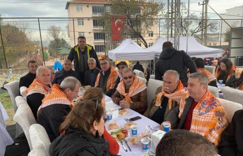 UMURBEY BELEDİYESİ DEVE GÜREŞLERİ BÜYÜK HEYECANA EV SAHİPLİĞİ YAPTI
