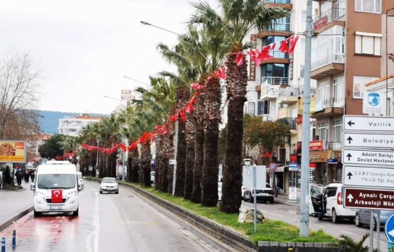 ÇANAKKALE TÜRK BAYRAKLARI İLE DONATILDI