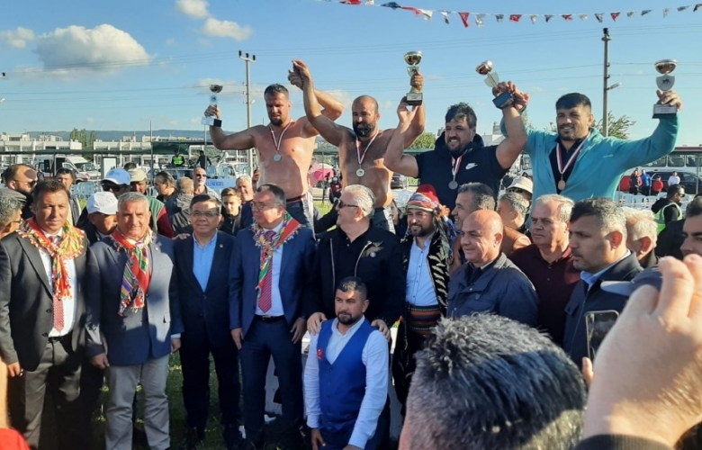 GELENEKSEL KEPEZ YAĞLI PEHLİVAN GÜREŞLERİNDE ORHAN OKULU BAŞPEHLİVAN OLDU