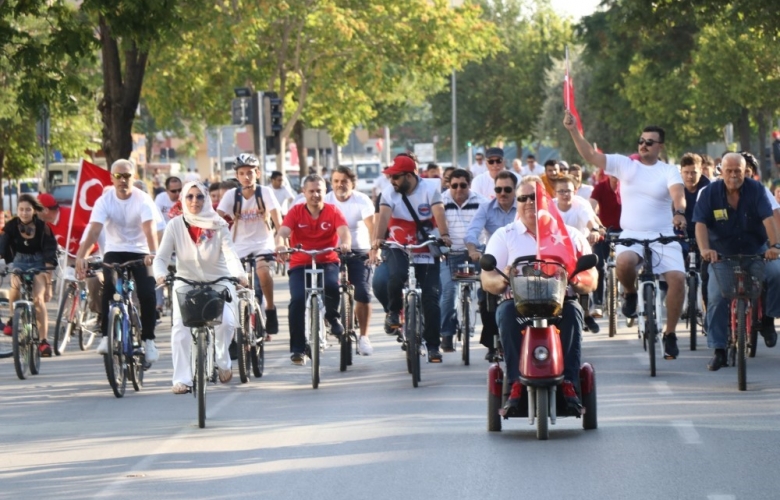15 TEMMUZ ŞEHİTLERİ İÇİN BEDAL ÇEVİRDİLER