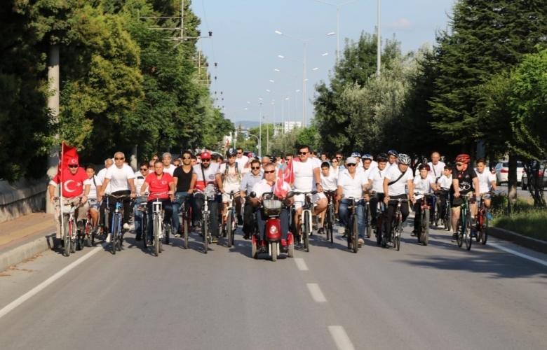 15 TEMMUZ ŞEHİTLERİ İÇİN BEDAL ÇEVİRDİLER