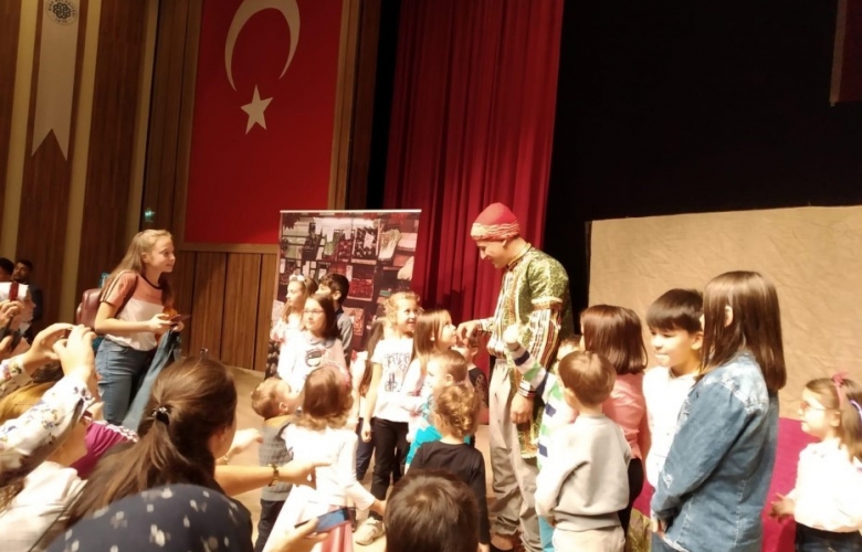 ÜLKÜ OÇAKLARINDAN BİGA ÇOCUKLARI İÇIN TİYATRO OYUNU