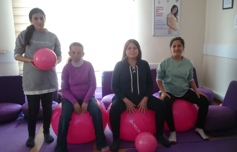 ÇANAKKALE' DE GEBELER 'ANNELİĞE İLK ADIMI "GEBE SINIFI" NDA ATIYOR